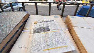 Smočena građa Znanstvene knjižnice Zadar suši se na suncu Smočena građa Znanstvene knjižnice Zadar suši se na suncu