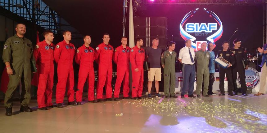 Krila Oluje Krila Oluje