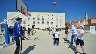 Basket na Forumu: Košarkaške legende protiv mlađih uzrasta KK Zadar Basket na Forumu: Košarkaške legende protiv mlađih uzrasta KK Zadar