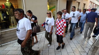 Zadar, 210812.
Hrvatski branitelji krenuli su jutros u hodnju koja ce trajati pet dana. Sudjeluju: Udruga veterana hrvatskih gardijskih postrojbi, Udruga veterana SJP MUP-a RH, UMDDRH Zadar, 210812.
Hrvatski branitelji krenuli su jutros u hodnju koja ce trajati pet dana. Sudjeluju: Udruga veterana hrvatskih gardijskih postrojbi, Udruga veterana SJP MUP-a RH, UMDDRH