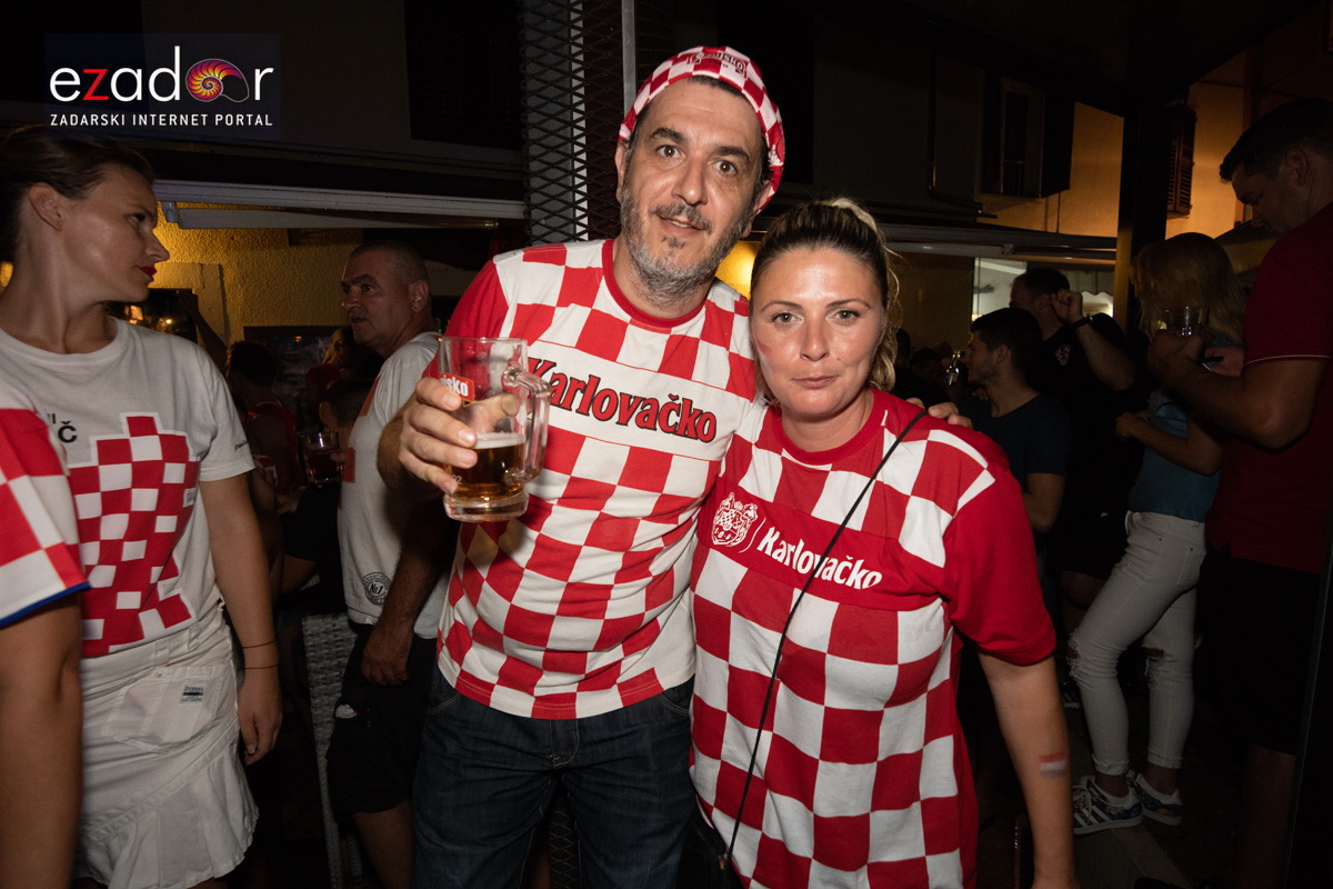 Čudesna noć: Velika fešta ulicama Zadra nakon plasmana Vatrenih u finale SP Čudesna noć: Velika fešta ulicama Zadra nakon plasmana Vatrenih u finale SP