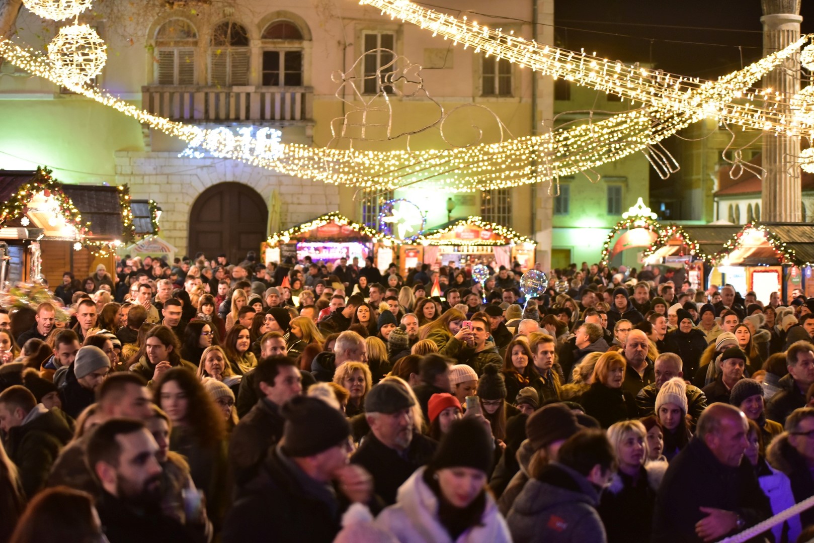 Advent u Zadru: Jaques Houdek osvojio zadarsku publiku Advent u Zadru: Jaques Houdek osvojio zadarsku publiku
