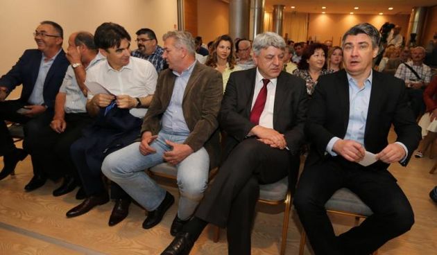 zvjestajno tematska konvencija zupanijskog odbora SDP-a Splitsko dalmatinske zupanije u hotelu Atrium. Na konvenciji su prisustvovali i celnici stranke. Zoran Milanovic, Zlatko Komadina, Ranko Ostojic, Branko Grcic. Photo: Ivo Cagalj/PIXSELL