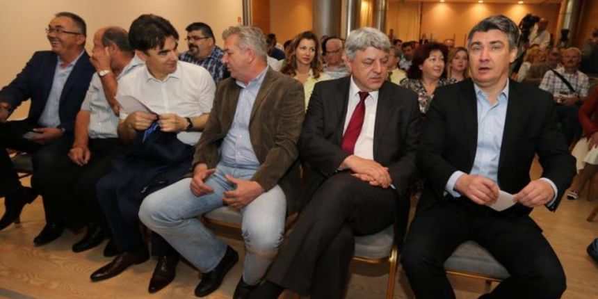 zvjestajno tematska konvencija zupanijskog odbora SDP-a Splitsko dalmatinske zupanije u hotelu Atrium. Na konvenciji su prisustvovali i celnici stranke. Zoran Milanovic, Zlatko Komadina, Ranko Ostojic, Branko Grcic. Photo: Ivo Cagalj/PIXSELL zvjestajno tematska konvencija zupanijskog odbora SDP-a Splitsko dalmatinske zupanije u hotelu Atrium. Na konvenciji su prisustvovali i celnici stranke. Zoran Milanovic, Zlatko Komadina, Ranko Ostojic, Branko Grcic. Photo: Ivo Cagalj/PIXSELL