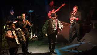 Esma Redžepova, prateći bend Folk Masters i gost Ibus Ibraimovski @ Arsenal Zadar Esma Redžepova, prateći bend Folk Masters i gost Ibus Ibraimovski @ Arsenal Zadar