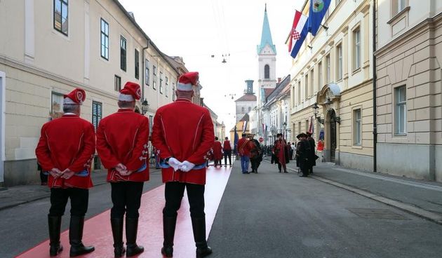Zagreb – Posljednje pripreme na Markovom trgu uoci predsjednicke inauguracije Kolinde Grabar-Kitarovic. Photo: Davor Puklavec/PIXSELL
