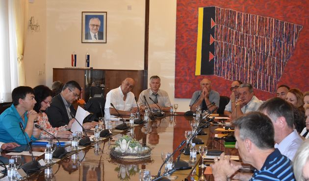 Pomoćnik minstrice prskalo u Zadarskoj županiji