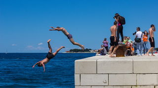 Ludijada maturanata na zadarskoj rivi 17. svibnja 2016. Foto: Bojan Bogdanić