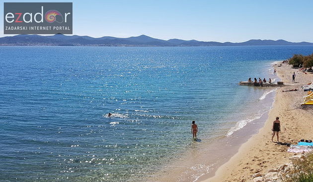 Naš video današnjeg kupanja i sunačanja na Kolovarama postao viralan
