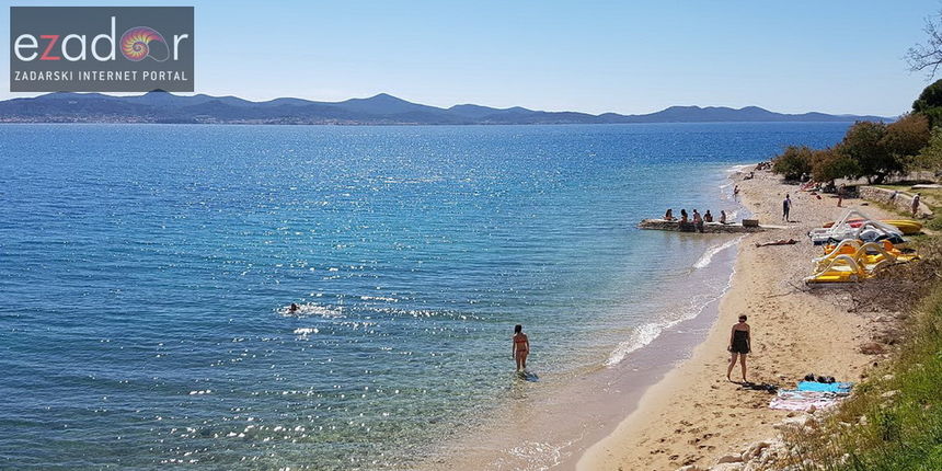 Naš video današnjeg kupanja i sunačanja na Kolovarama postao viralan