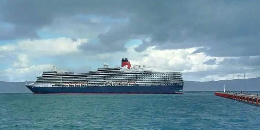 Queen Elizabeth uplovljava u Gaženicu. Foto: Danira Širinić