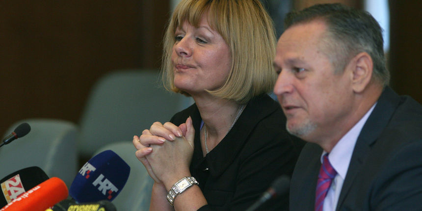 Zagreb, 210910. Sabor, klub Sdp-a, Press konferencija zastupnika Sdp-a Davorka Vidovica i Zeljke Antunovic na temu: “kvazi reforma mirovinskog sustava”. Foto: Damjan Tadic / CROPIX Zagreb, 210910. Sabor, klub Sdp-a, Press konferencija zastupnika Sdp-a Davorka Vidovica i Zeljke Antunovic na temu: “kvazi reforma mirovinskog sustava”. Foto: Damjan Tadic / CROPIX