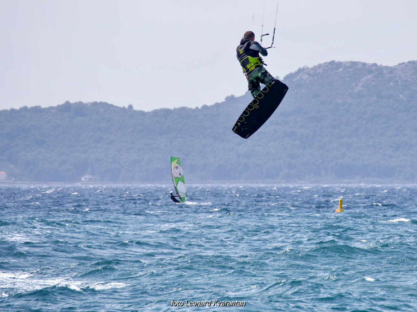 Surferi i kiteri guštali u južini na Boriku Surferi i kiteri guštali u južini na Boriku