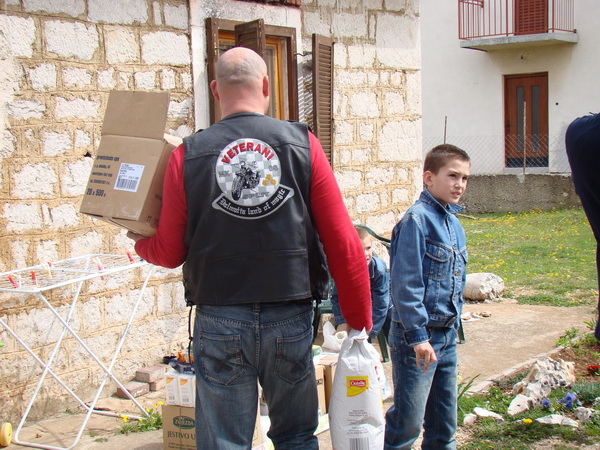 Humanitani uskrsni konvoj Zadar – Oklaj