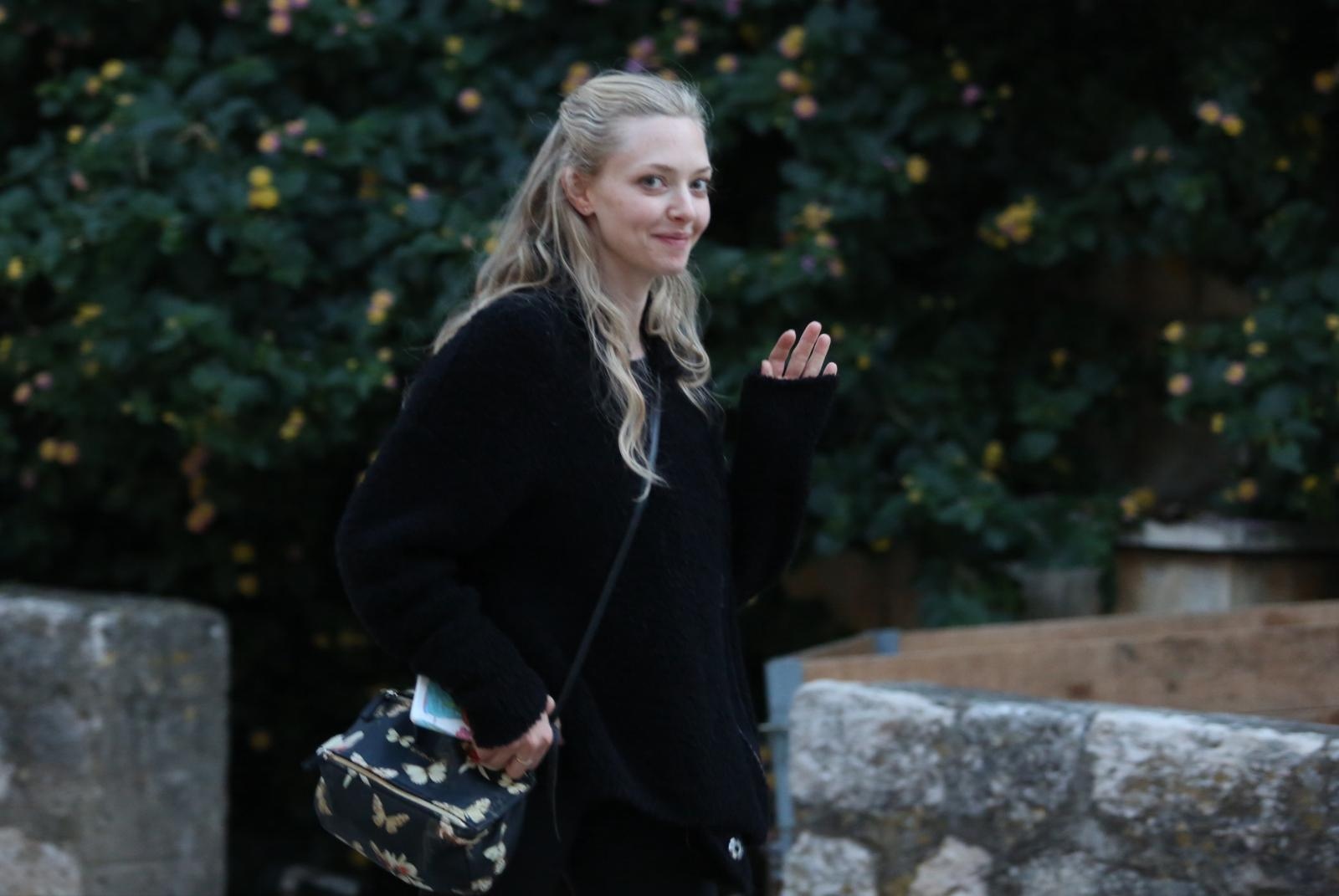 Amanda Seyfried u šetnji Visom tijekom stanke snimanja Mamma Mia 2