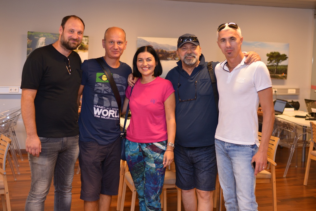 U organizaciji sekcije HZSN Zadar u dvorani 1 SC Višnjik održana je akcija dobrovoljnog darivanja krvi na kojoj je prikupljeno 25 doza tekućine koja život znači. Perišić, Branko Tabak, Nikolina Radić Ančić, Malik, Kolanović