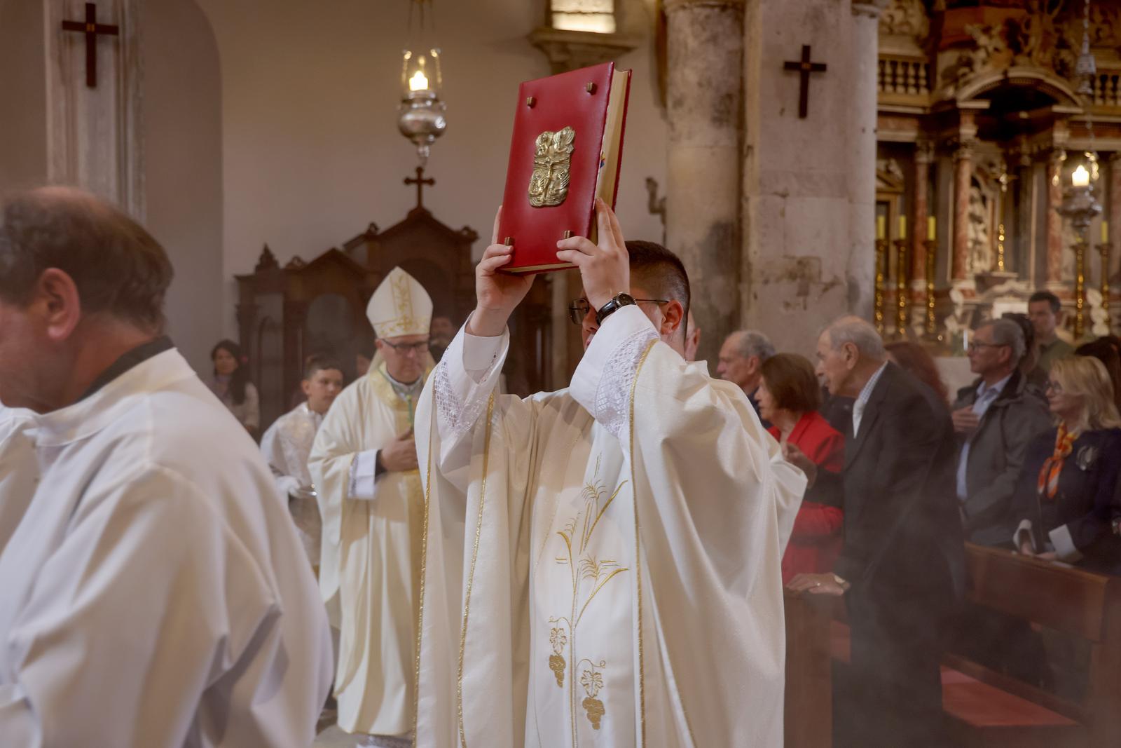 Uskršnja misa, katedrala Svete Stošije Uskršnja misa, katedrala Svete Stošije