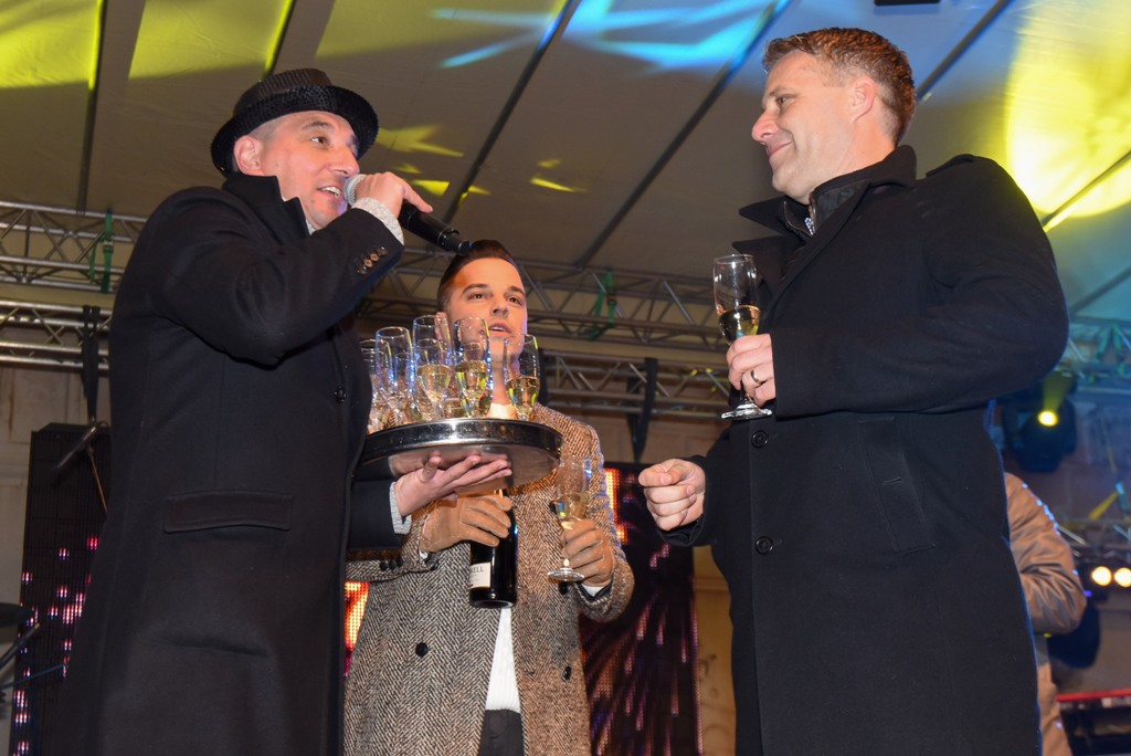 Spektakularni doček Nove 2017. godine na zadarskom Popuotoku Spektakularni doček Nove 2017. godine na zadarskom Popuotoku