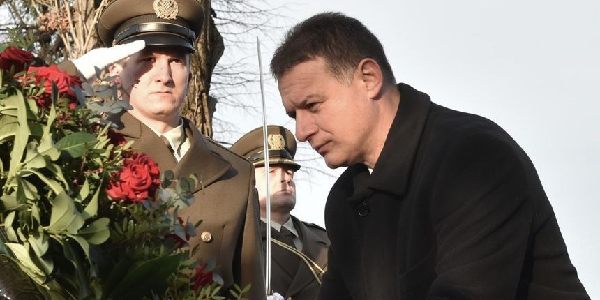 Jandroković položio vijenac povodom Međunarodnog dana sjećanja na žrtve holokausta Jandroković položio vijenac povodom Međunarodnog dana sjećanja na žrtve holokausta