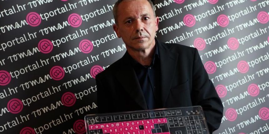 Kino Europa, Zagreb – Knjizevna nagrada roman@tportal.hr za ovu godinu dodijeljena je Zoranu Malkocu za roman Roki Raketa. Photo: Robert Anic/PIXSELL