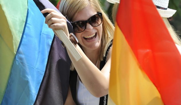 Split, 110611.
U Splitu se po prvi put odrzava Gay Pride koji organiziraju udruge Kontra, Iskorak i Domine. Povorka ponosa LGBT, prva izvan Zagreba, prolazi od Djardina preko Marmontove ulice i Rive do Peristila gdje je predvidjen prigodni programa.
Na sl