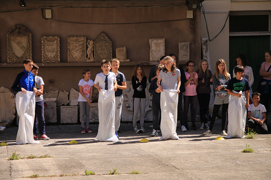 OŠ Zadarski otoci: “Igrajmo se igrajmo-igre dida moga”