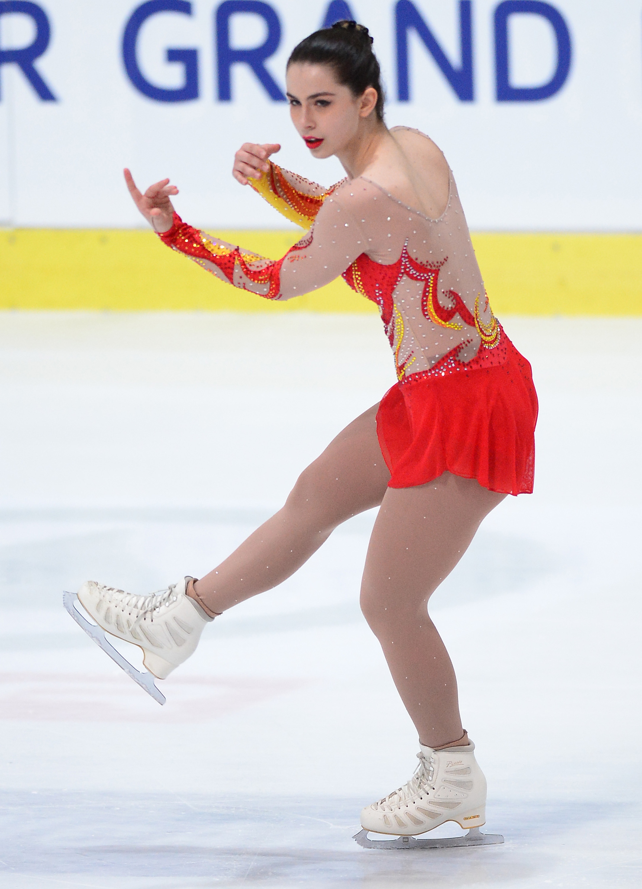 Katarina Kitarović na juniorskom ISU Grand-prixu u umjetničkom klizanju Katarina Kitarović na juniorskom ISU Grand-prixu u umjetničkom klizanju