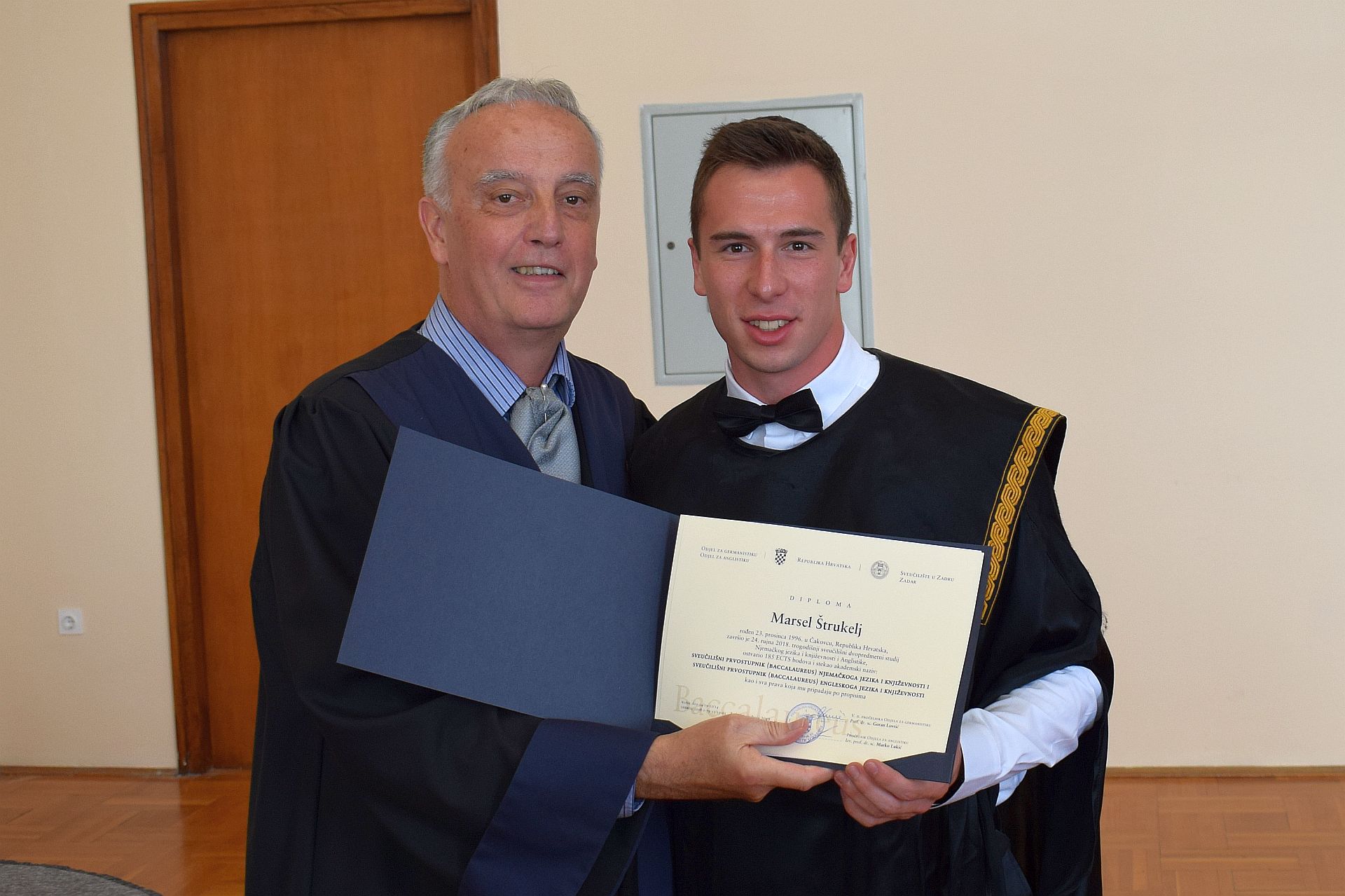 Promocija 11. generacije prvostupnika Odjela za germanistiku j Promocija 11. generacije prvostupnika Odjela za germanistiku j