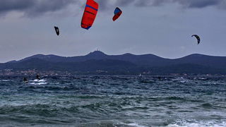 Kiteri i surferi uživali u jakom jugu