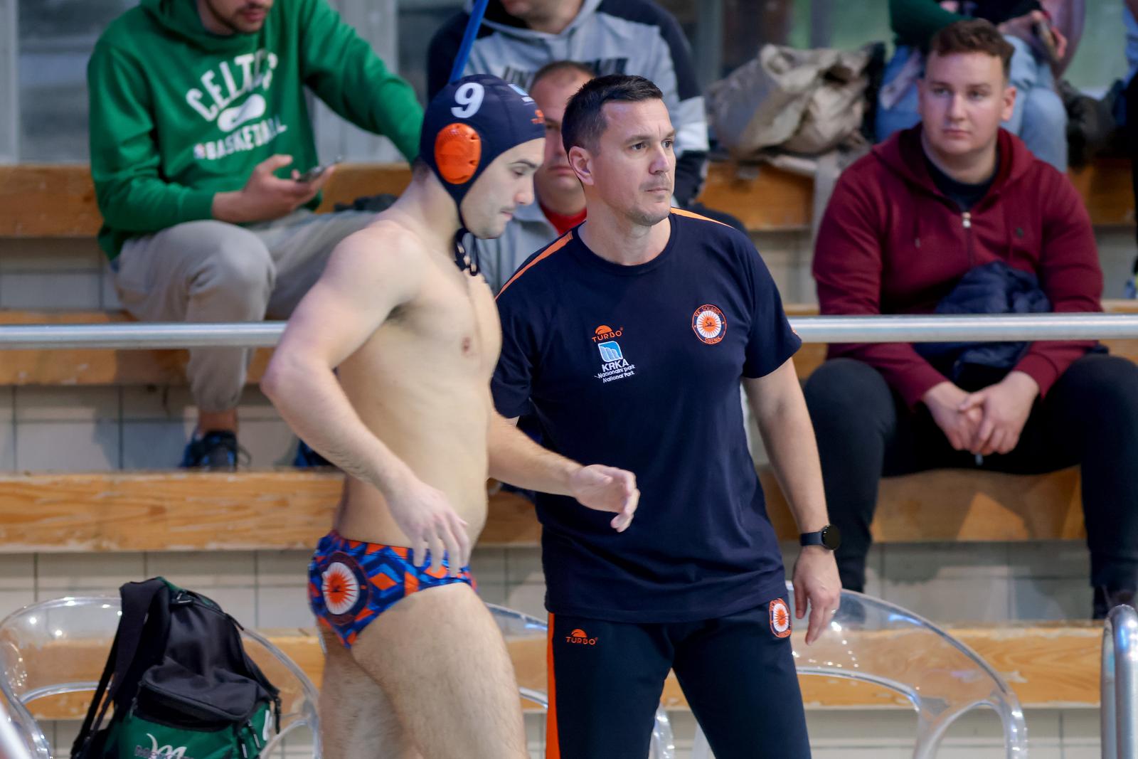 Zadar i Solaris odigrali prvu kvalifikacijsku utakmicu za plasman u Premier regionalnu ligu Zadar i Solaris odigrali prvu kvalifikacijsku utakmicu za plasman u Premier regionalnu ligu