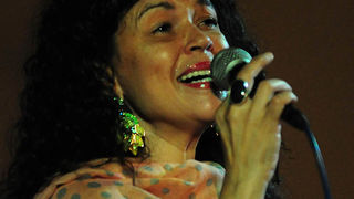 Zadar, 26.07.2013. snimio: Nenad Marčev
bossa nova
CATIA WERNECK QUARTET (BRA-FR)
CATIA WERNECK – vocal
VINCENT BIDAL – piano
LUKMIL PEREZ HERRERA – drums
RENATO ŠVORINIĆ – bass giuitar
Dvorište Providurove palače Zadar, 26.07.2013. snimio: Nenad Marčev
bossa nova
CATIA WERNECK QUARTET (BRA-FR)
CATIA WERNECK – vocal
VINCENT BIDAL – piano
LUKMIL PEREZ HERRERA – drums
RENATO ŠVORINIĆ – bass giuitar
Dvorište Providurove palače