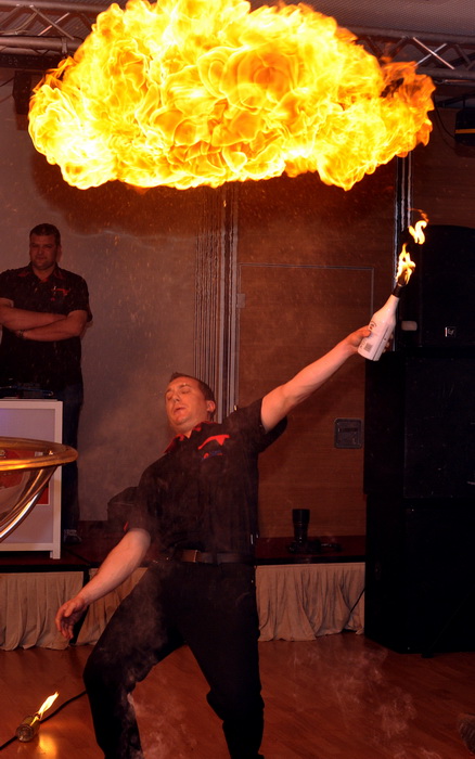 Split, 190413.
Kao dio zabavnog programa  Croatia boat show-a priredjen je Playboy party. Uz prisustvo nezaobilaznih zecica party je odrzan u hotelu Atrium. U programu su sudjelovale plasacice, dj-ica u toplesu i barmeni zongleri.
Na fotografiji: barmeni