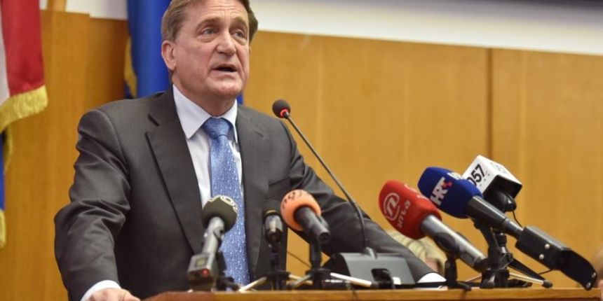 Zadar – Sjednica Gradskog vijeca Grada Zadra. Gradonacelnik Bozidar Kalmeta i zamjenik Zvonimir Vrancic. Reno Sinovcic. Joso Nekic. Danijel Kasap.Photo: Dino Stanin/PIXSELL