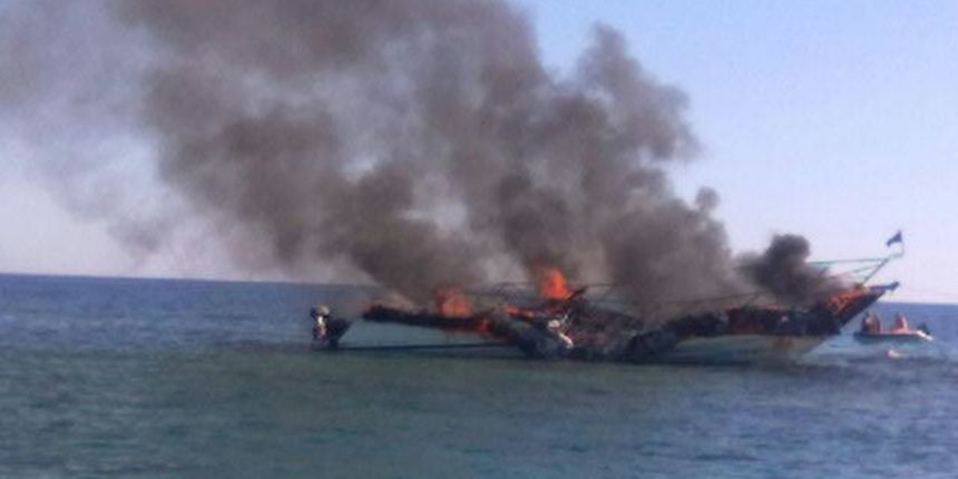 Zapaljeni gliser kod otoka Premuda Zapaljeni gliser kod otoka Premuda