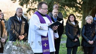 Ervenik: Obilježena 26. godišnjica stradanja obitelji Čengić