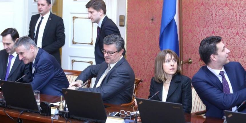 Zagreb – Vlada RH je na danasnjoj sjednici predstavila smjernice za izradu novog proracuna. Miro Kovac, Tomislav Karamarko, Zdravko Maric, Tihomir Oreskovic, Bozo Petrov. Photo: Patrik Macek/PIXSELL Zagreb – Vlada RH je na danasnjoj sjednici predstavila smjernice za izradu novog proracuna. Miro Kovac, Tomislav Karamarko, Zdravko Maric, Tihomir Oreskovic, Bozo Petrov. Photo: Patrik Macek/PIXSELL
