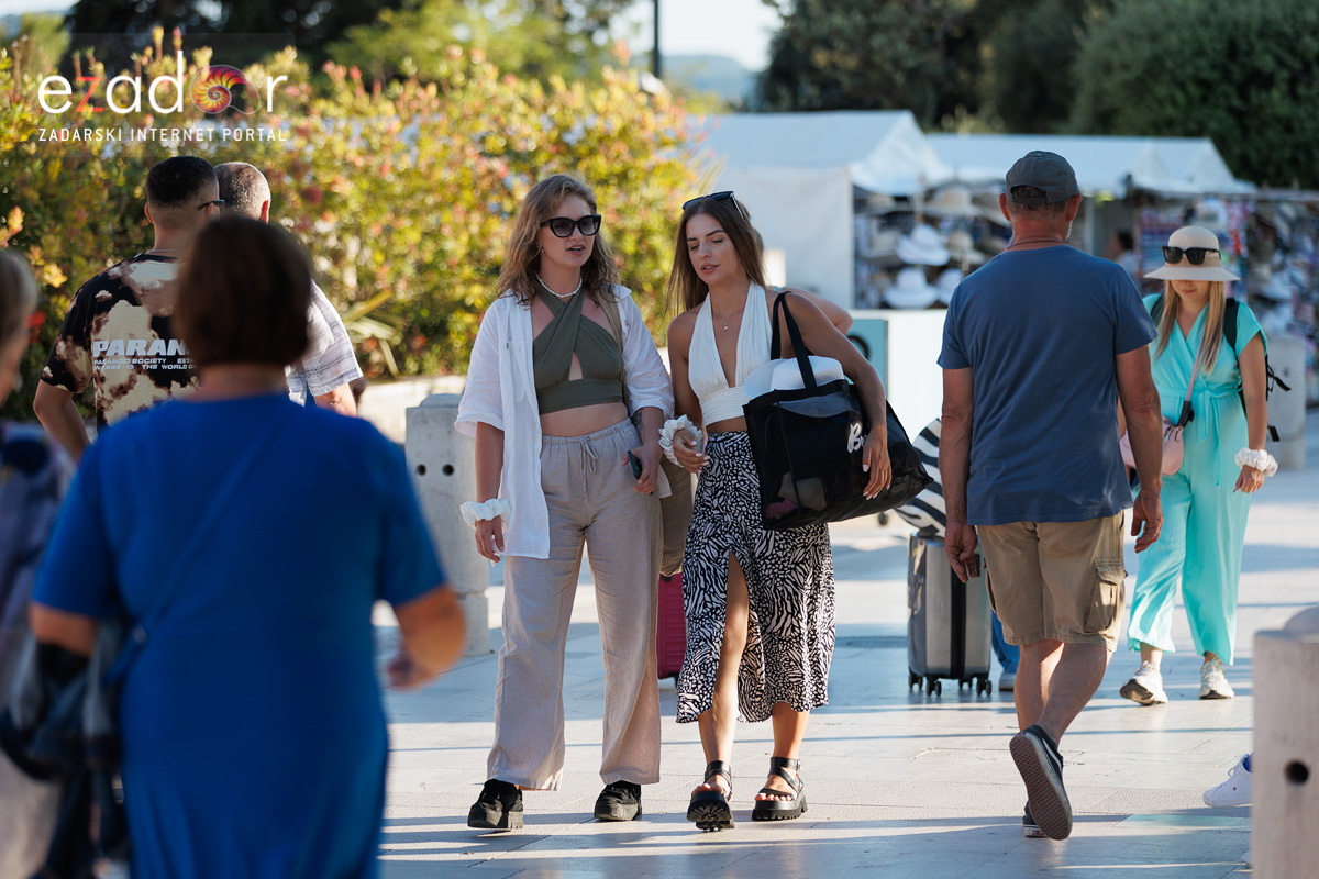 Večernji đir po gradu 18. lipnja 2024. Večernji đir po gradu 18. lipnja 2024.