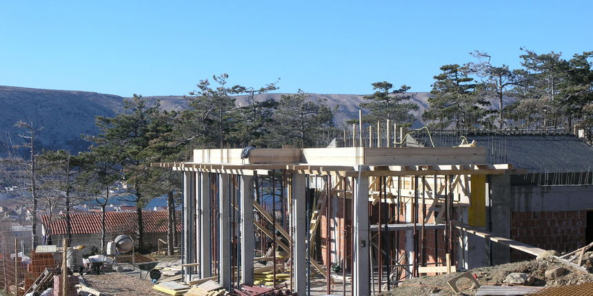 Izgradnja mrtvačnice u Pagu (Foto: Josip Portada)