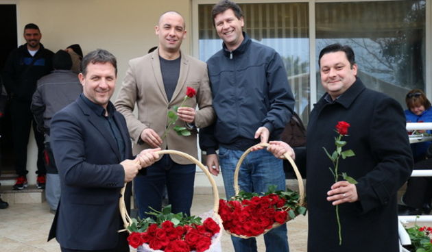 U organizaciji Općine Vir i Vir turizma virskim damama podijeljeno 400 ruža u povodu Dana žena