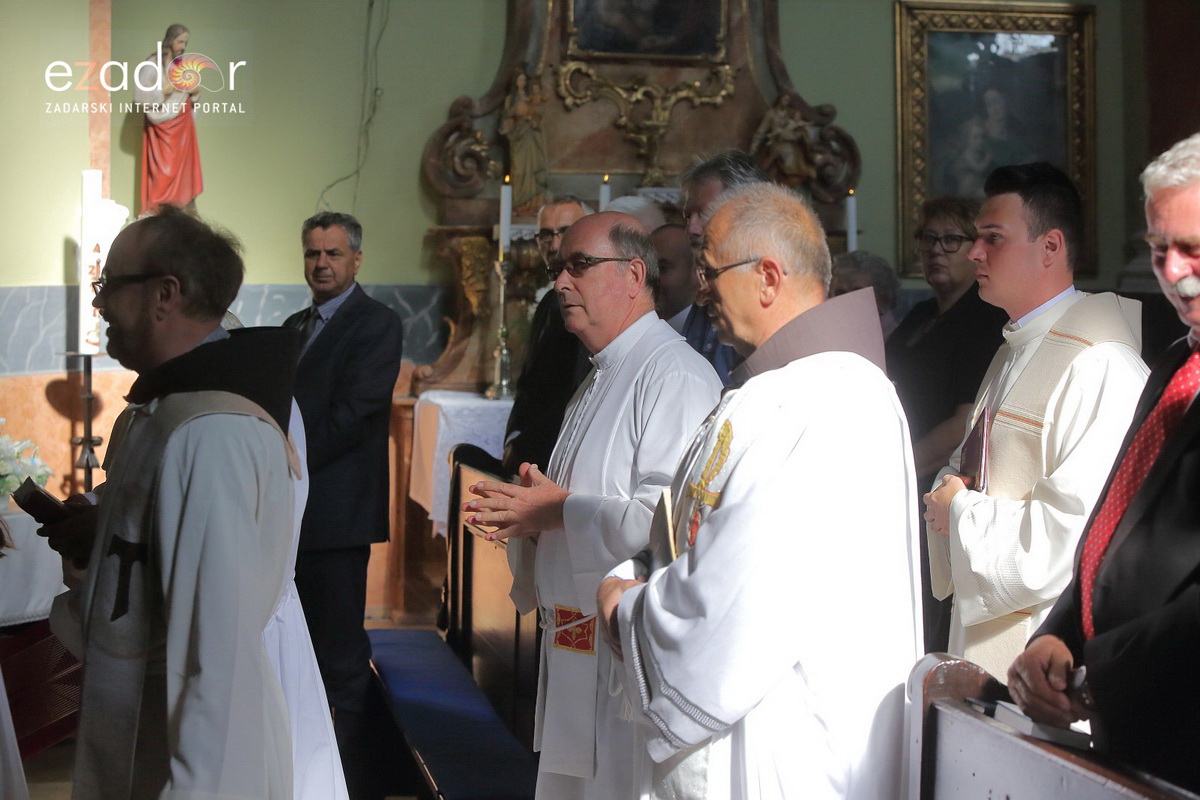 Bibinjci gradišćanskim Hrvatima darovali 1.82 metara visok kip sv. Roka Bibinjci gradišćanskim Hrvatima darovali 1.82 metara visok kip sv. Roka