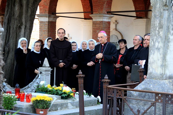Blagdan Svih svetih na Gradskom groblju Zadar, Foto: Iva Perinčić Blagdan Svih svetih na Gradskom groblju Zadar, Foto: Iva Perinčić