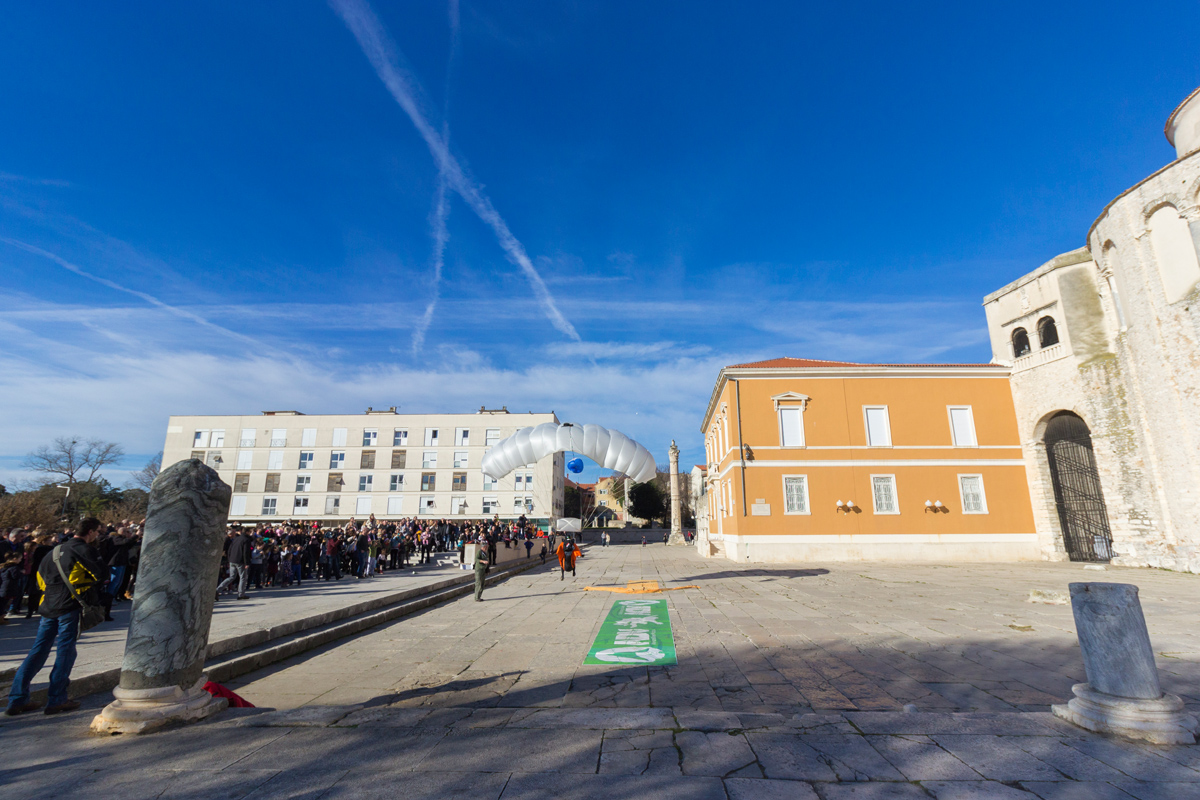 Badnjak 2016: Blagdanski đir po gradu 24. prosinca Badnjak 2016: Blagdanski đir po gradu 24. prosinca