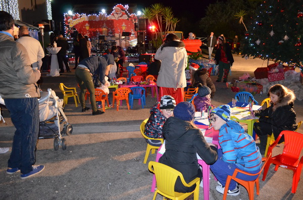 Advent na Viru: Sveta Luce razveselila virske mališane, upaljena treća adventska svijeća Advent na Viru: Sveta Luce razveselila virske mališane, upaljena treća adventska svijeća