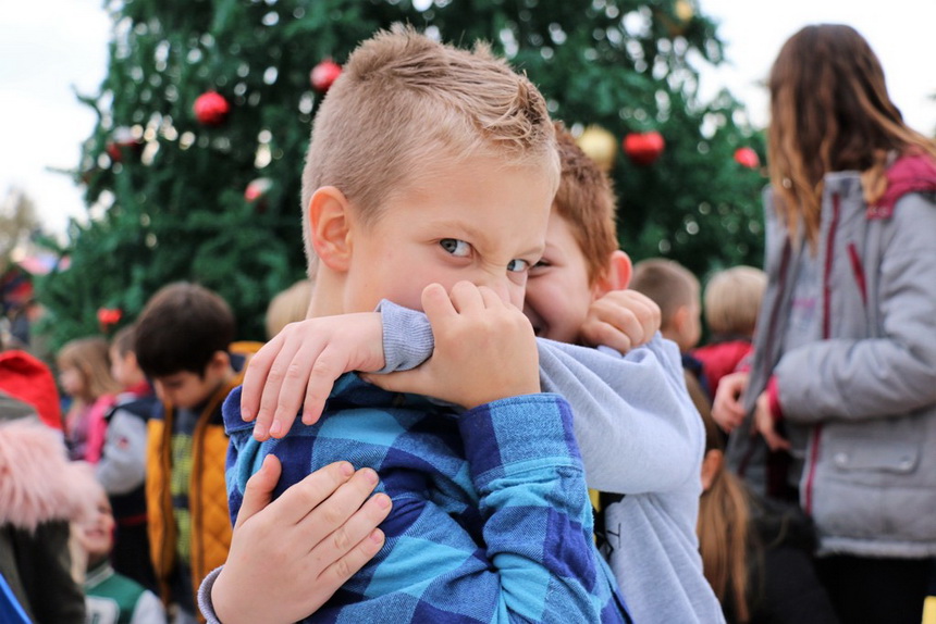 Sveti Nikola darivao mališane na Viru, Krampus bez posla Sveti Nikola darivao mališane na Viru, Krampus bez posla