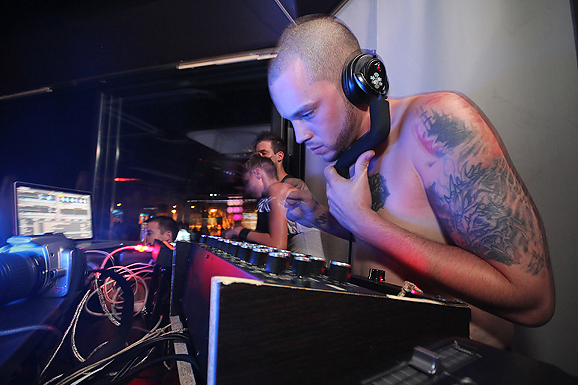 Brandon Morales u Maraschino baru (foto:Saša Čuka) Brandon Morales u Maraschino baru (foto:Saša Čuka)