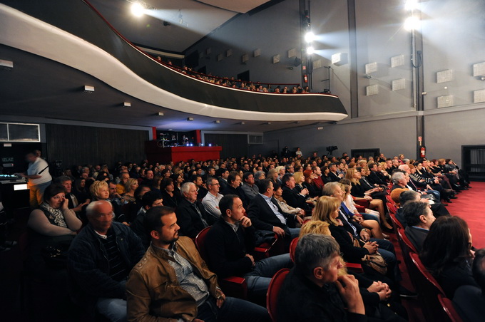Zadar, 190313.
Gradska glazba Zadar organizirala je u HNK Zadar koncert povodom 20. godisnjice smrti Tomislava Ivcica. Uz Gradsku glazbu i klapu Niko kao domacine, nastupili su Mladen Grdovic, Zorica Kondza, Marina Tomasevic, Davor Pekota, Zoran Jelenkovi Zadar, 190313.
Gradska glazba Zadar organizirala je u HNK Zadar koncert povodom 20. godisnjice smrti Tomislava Ivcica. Uz Gradsku glazbu i klapu Niko kao domacine, nastupili su Mladen Grdovic, Zorica Kondza, Marina Tomasevic, Davor Pekota, Zoran Jelenkovi