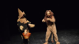 U Kazalištu lutaka Zadar odigrana je predstava “Čarobnjak iz Oza” u režiji Dražena Ferenčine. Foto: Iva Perinčić U Kazalištu lutaka Zadar odigrana je predstava “Čarobnjak iz Oza” u režiji Dražena Ferenčine. Foto: Iva Perinčić