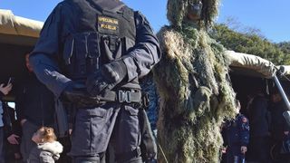 Otvorena izložba vojne opreme, oružja i vozila na zadarskoj rivi