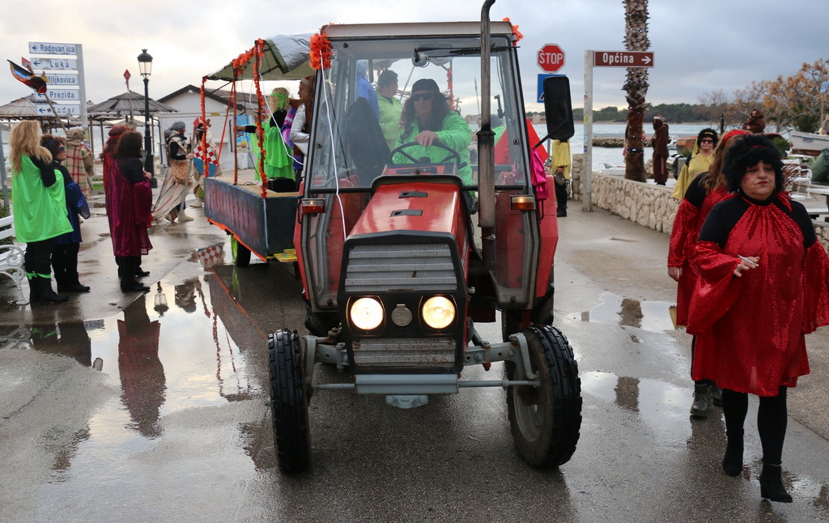 Virske maškare 2018: Defile maškaranih skupina i fešta uz “Koktelse”