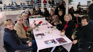 U organizaciji Općine Vir i Vir turizma virskim damama podijeljeno 400 ruža u povodu Dana žena